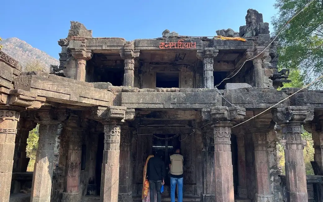 Shiva-Shakti temple, Abhapur 6