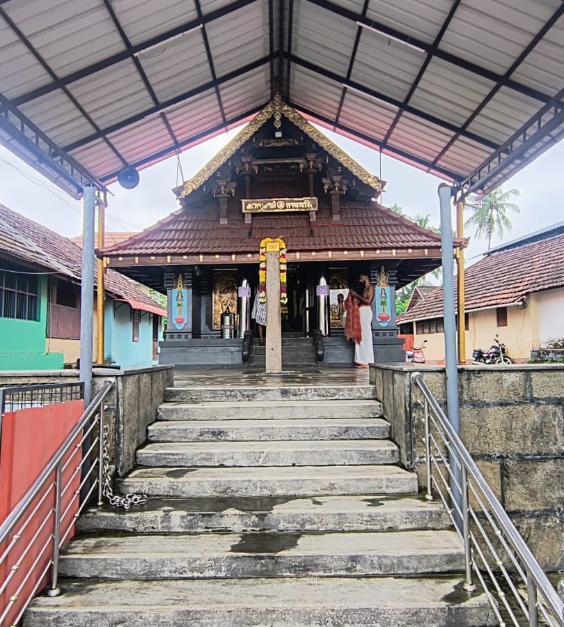 Vettakkorumakan Kavu Temple 5