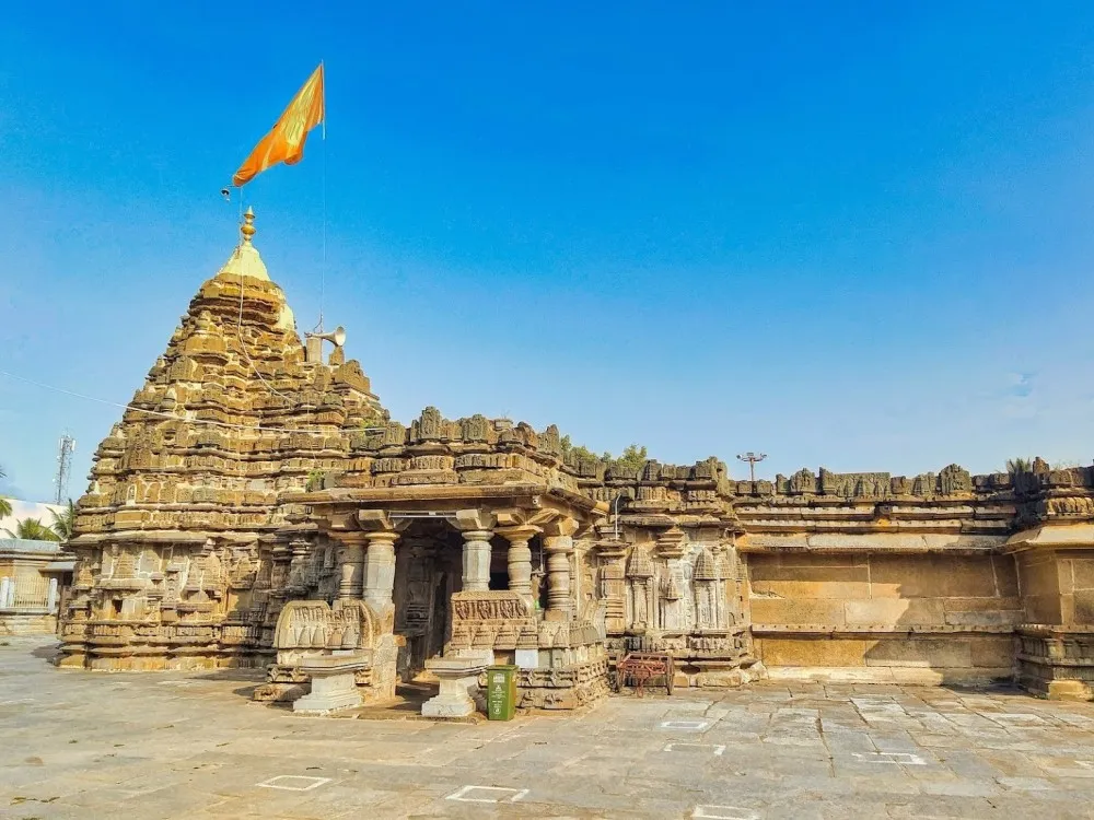Someshwara Temple, Lakshmeshwara