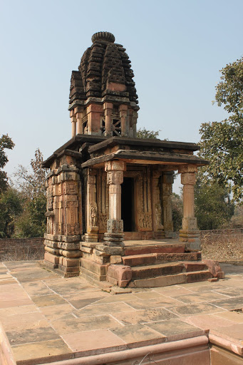 Kuraiya Bir Temple, Kuchdon