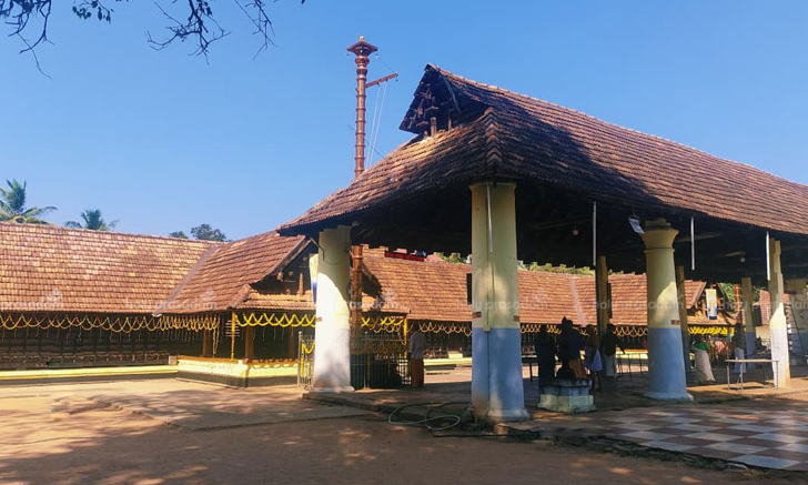 Thanneermukkom Chalinarayanapuram Temple 4