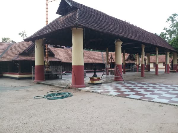 Thanneermukkom Chalinarayanapuram Temple