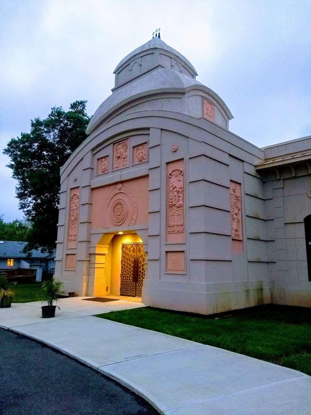 Mandir Ananda