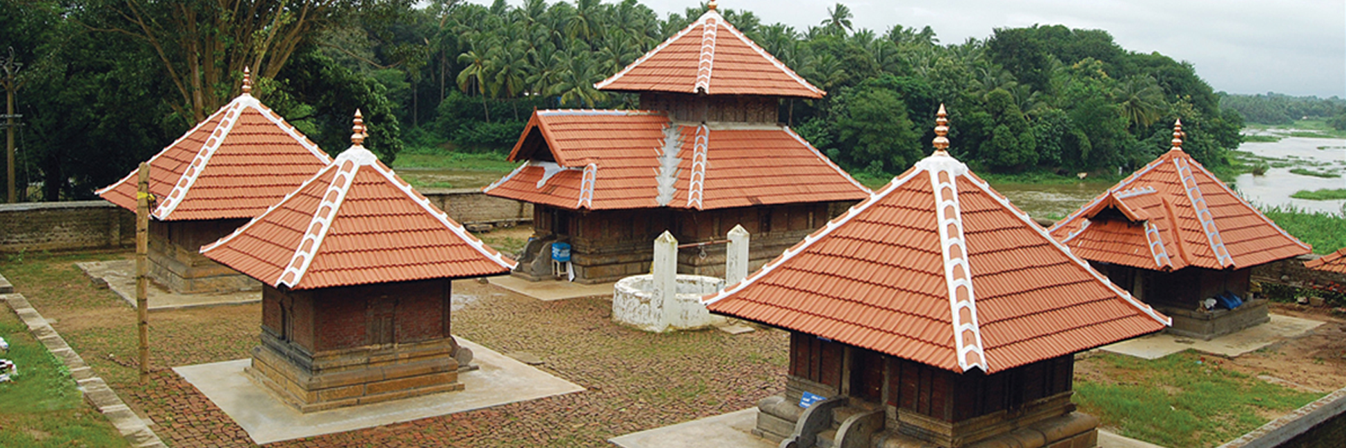 Anchumurthy Temple anikode 11