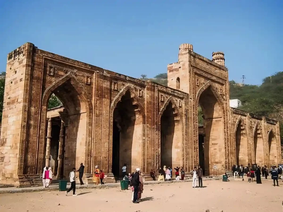 Adhai Din Ka Jhonpra 7