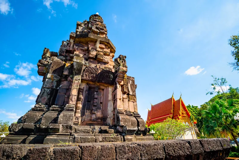 Wat Phra That Narai Cheng Weng 4