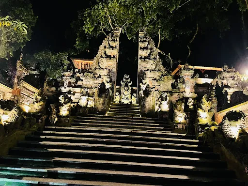Pura Dalem 8