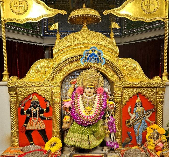 Jhandewalan Temple 12