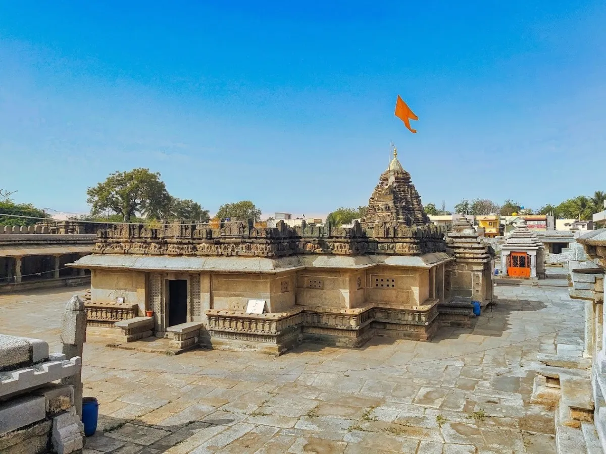 Someshwara Temple, Lakshmeshwara 4