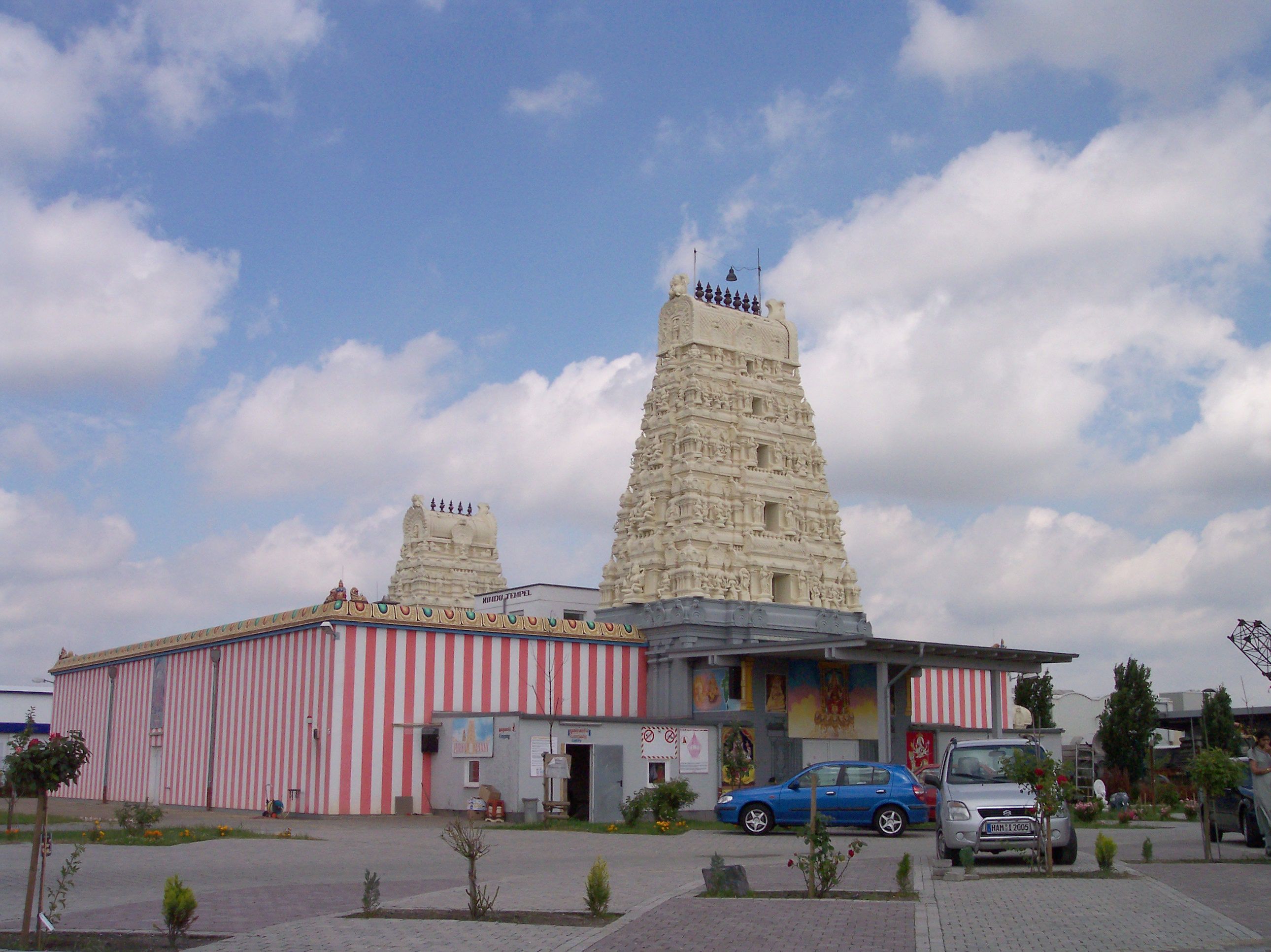 Sri Kamadchi Ampal Temple in Hamm 6