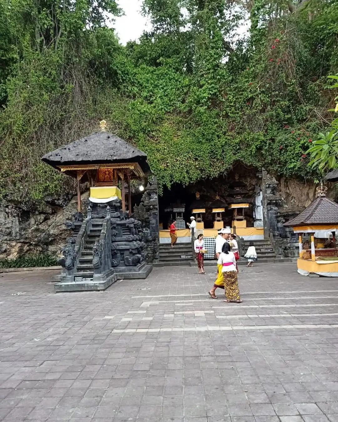 Pura Goa Lawah