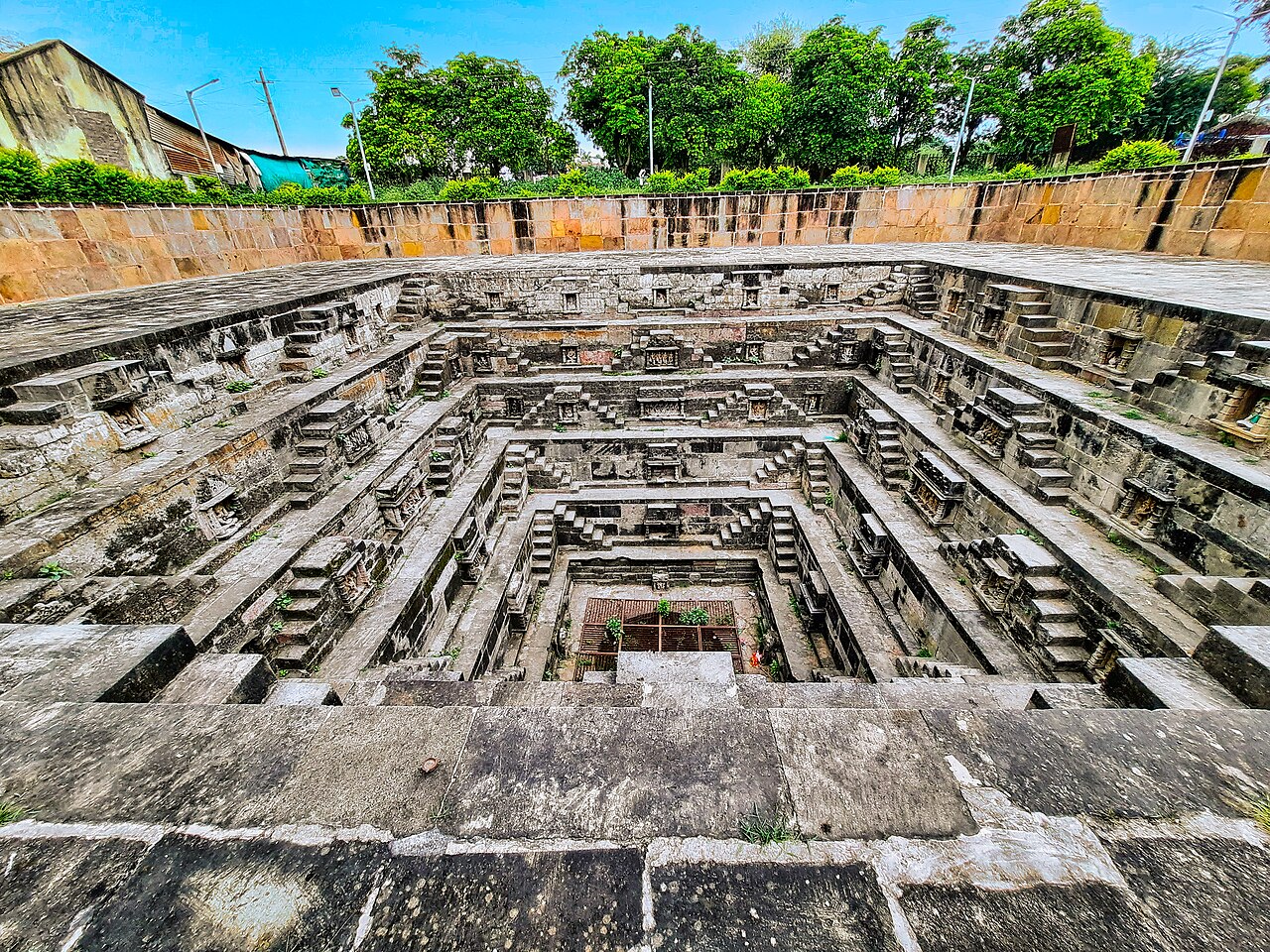 Shiva Temple and Shakti Kund, Akhaj