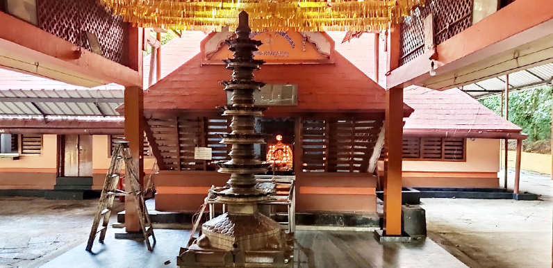 Sree Poornathrayeesa Temple