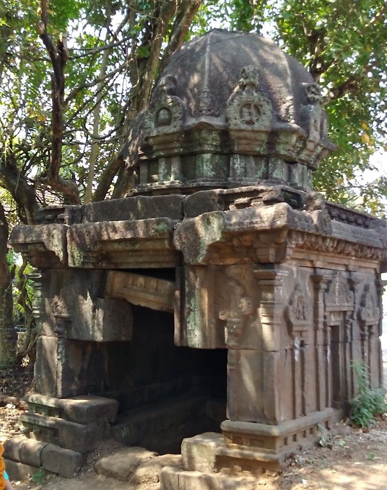 Kattil Madam Temple, Chalapuram 4