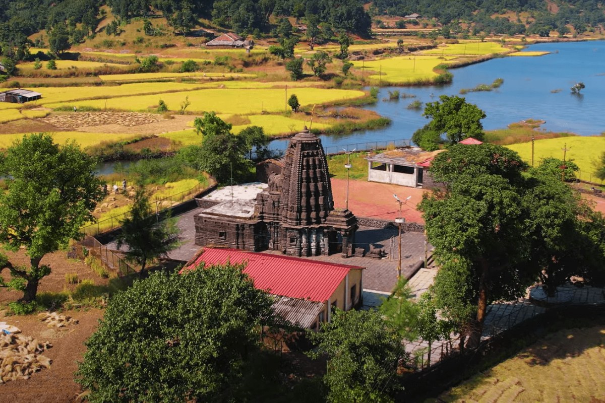 Amruteshwar Temple