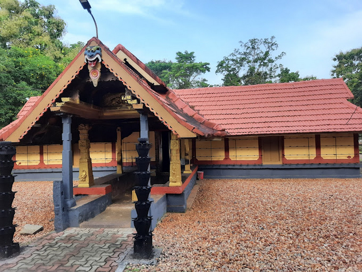 Kallisseri Azhakiyakavu Devi Temple, Chengannur 5