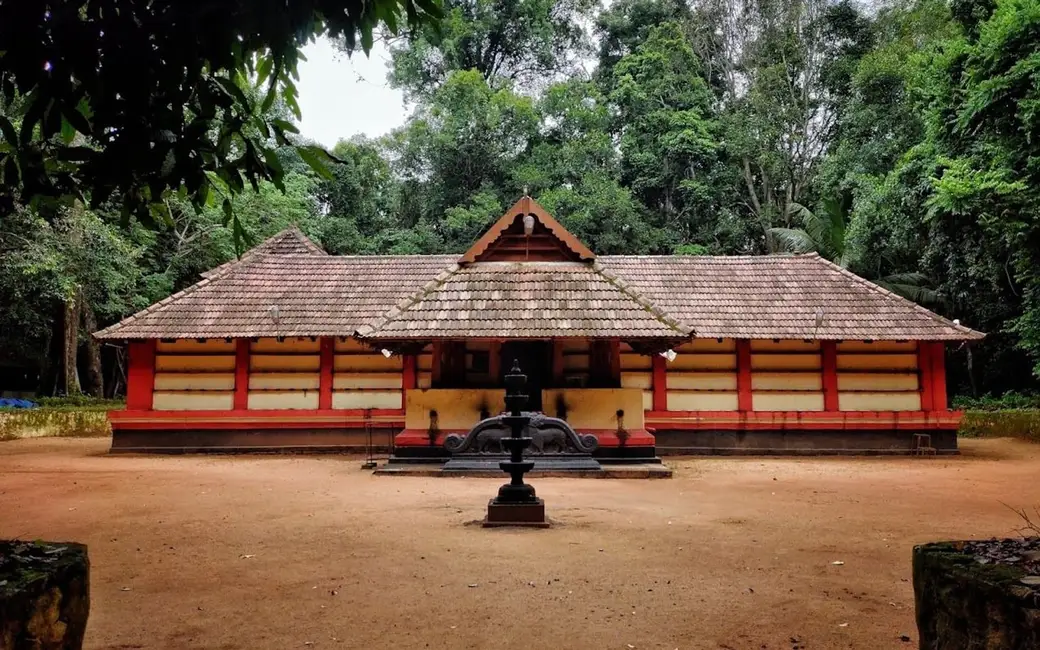Iringol Kavu Temple 4