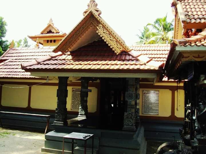 Sri Rajarajeshwari Temple in Manchadikara