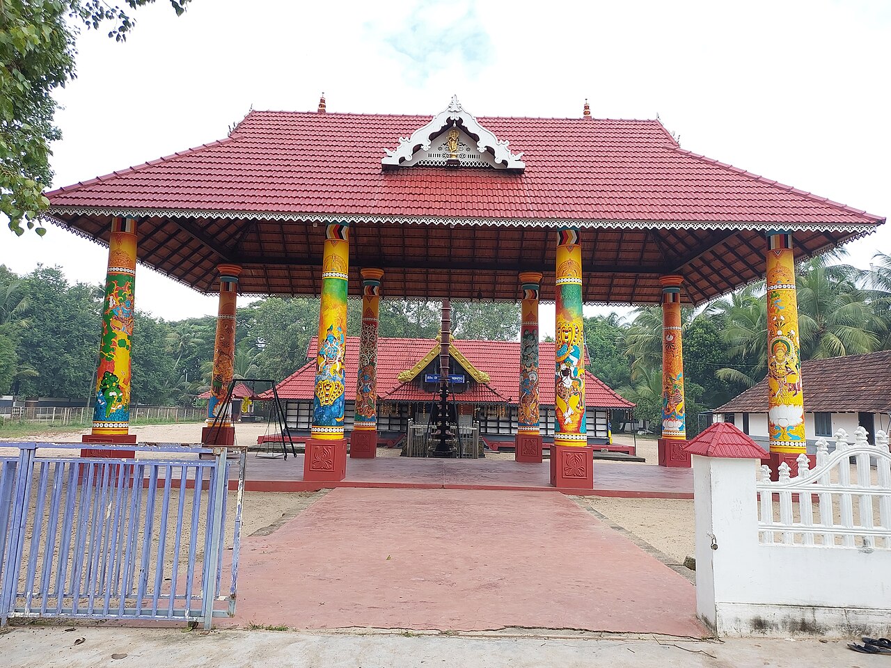 Pavumbayil Krishna temple 7
