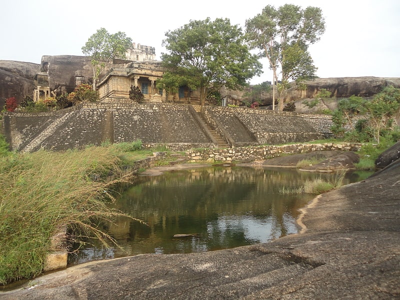 Nizhal Thangal, Nelli-ninra Vilai