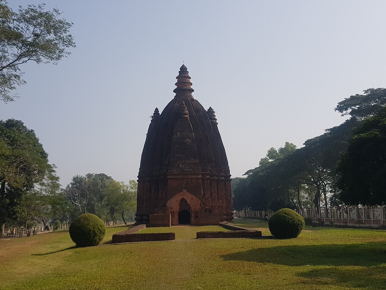Na-Pukhuri Shiva Dol