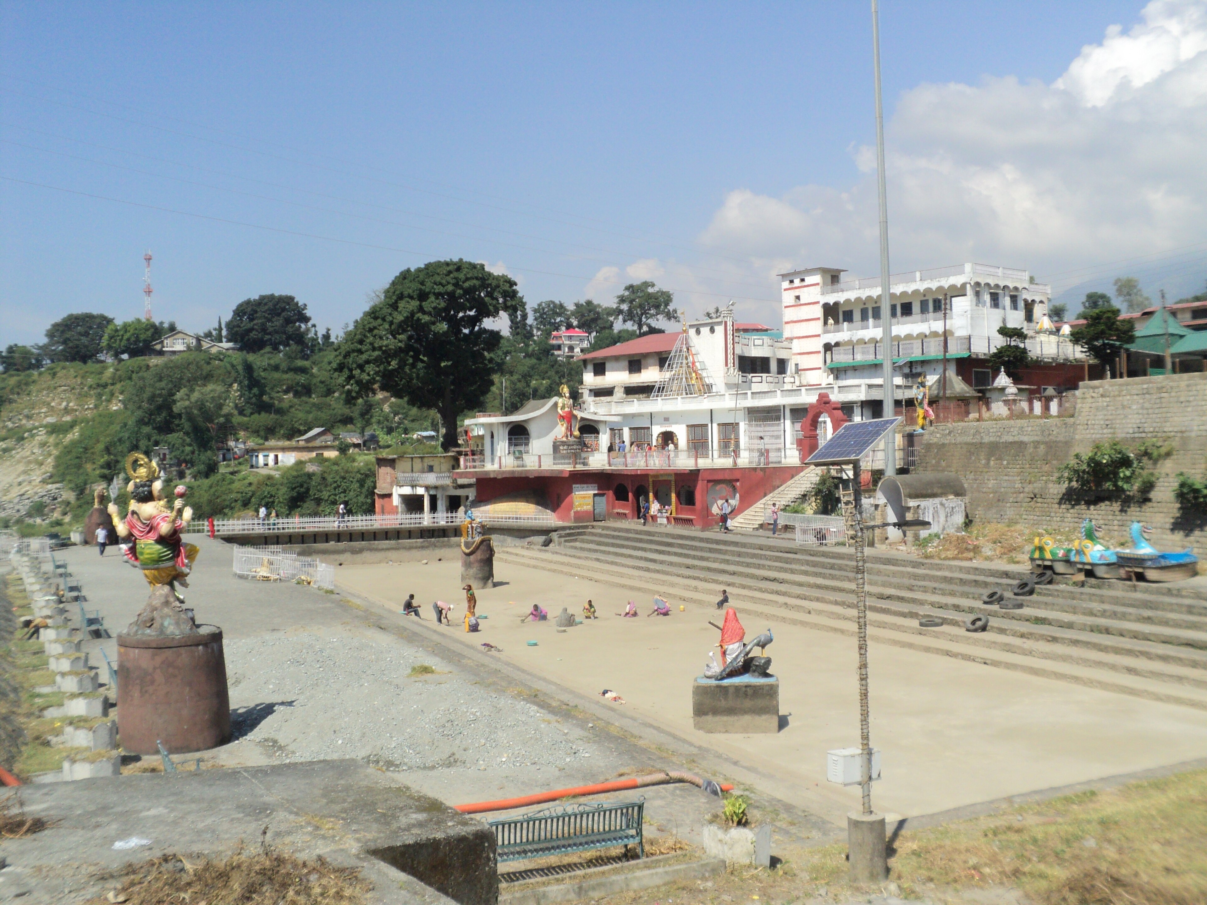 Shri Chamunda Devi Mandir