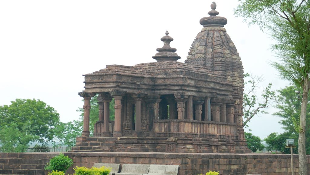 Mahadeva temple, Nohta 8