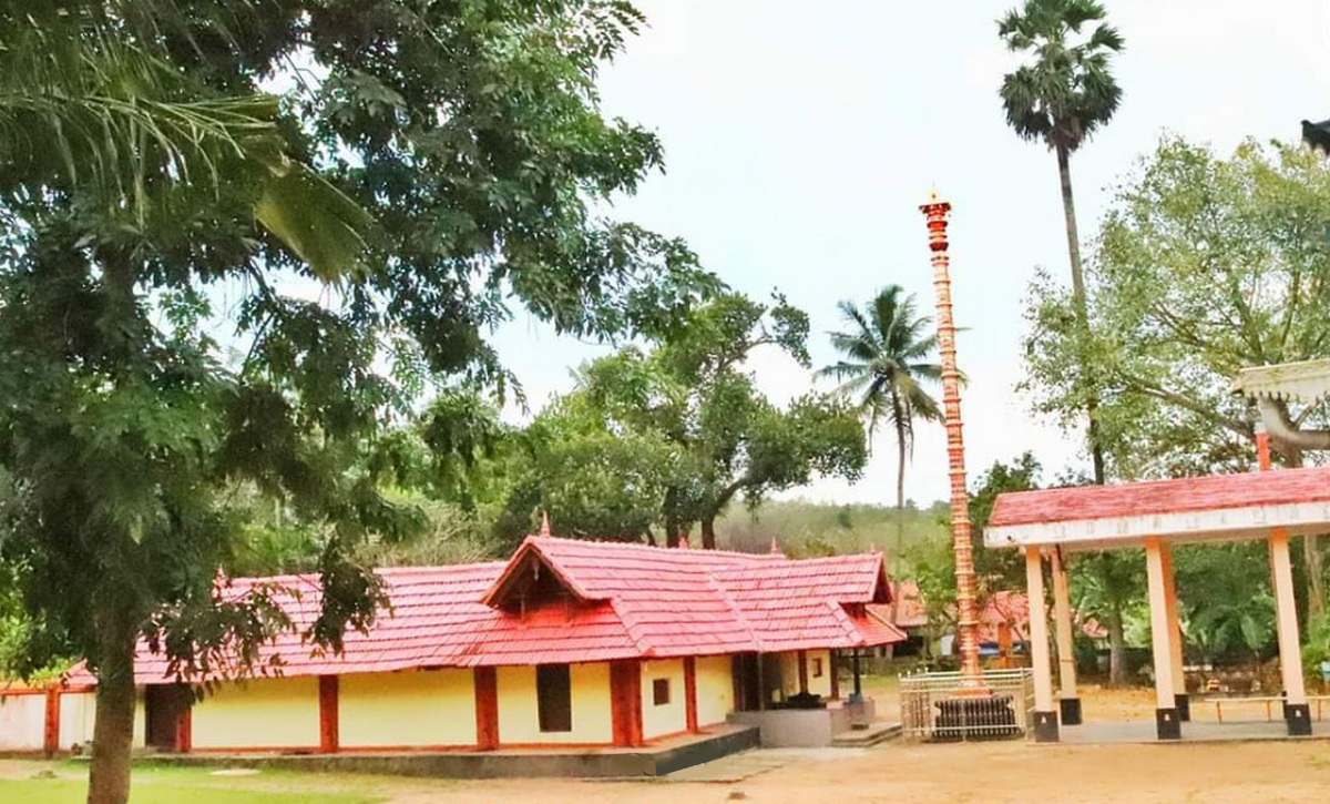 Nelliparampu Sreekrishna Swami temple 4