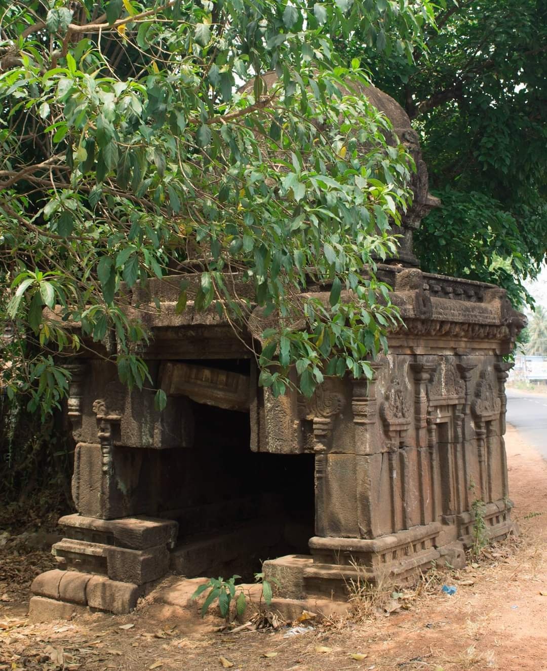 Kattil Madam Temple, Chalapuram 5