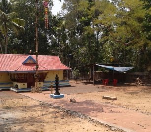 Vettakkorumakan Kavu Temple 8