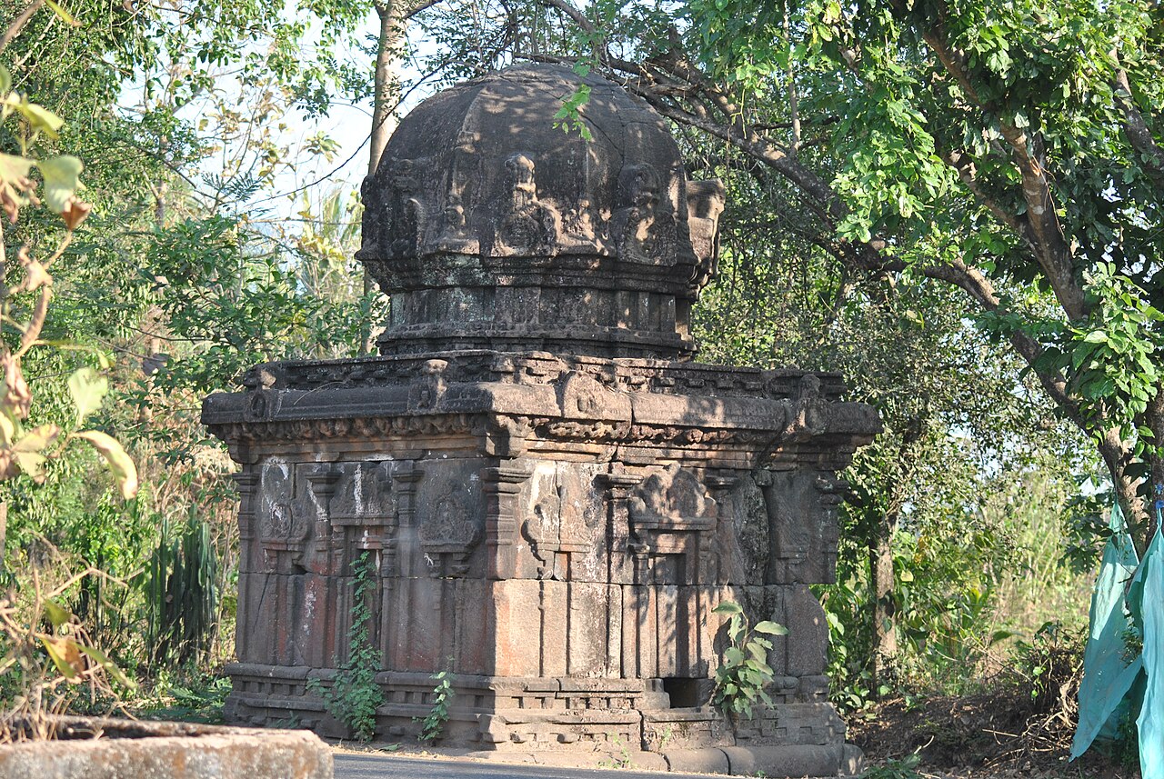 Kattil Madam Temple, Chalapuram 6